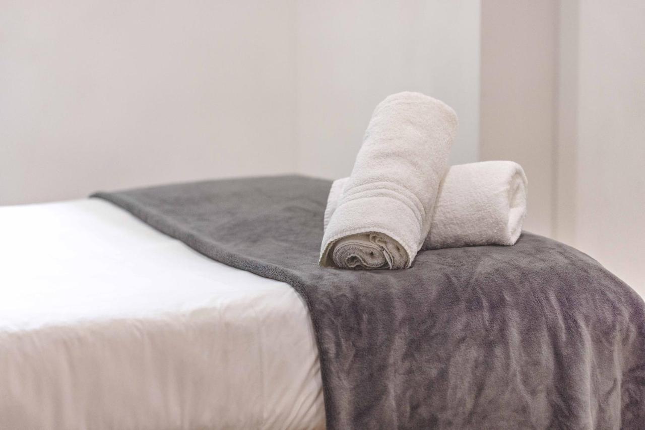 2 Bed At Slough Station & Parking - London In 20 Mins Apartment ภายนอก รูปภาพ